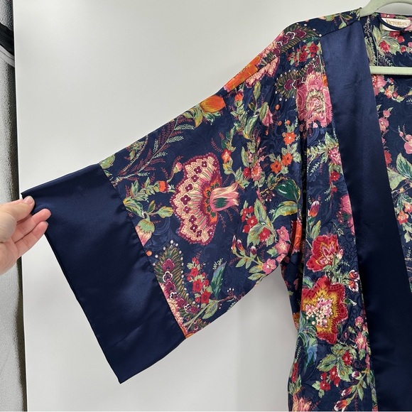 VINTAGE Victoria Secret Floral Printed Kimono Boho Chic Gold Label One Size - Picture 3 of 5